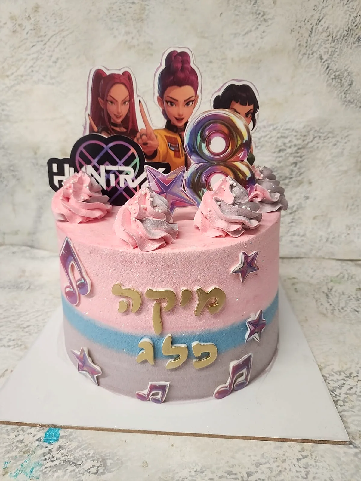 עוגה מעוצבת K-POP — תמונה 2