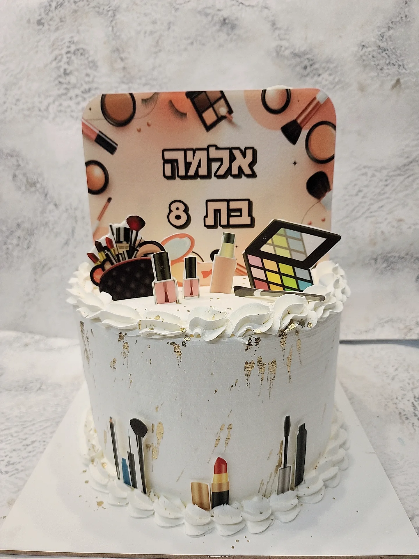 עוגה מעוצבת איפור — תמונה 1