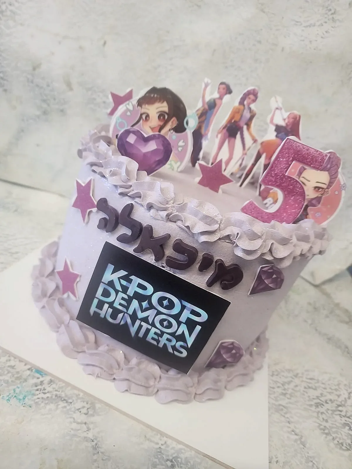 עוגה מעוצבת K-POP — תמונה 4
