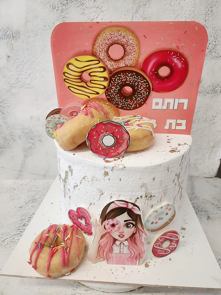עוגה מעוצבת דונאטס